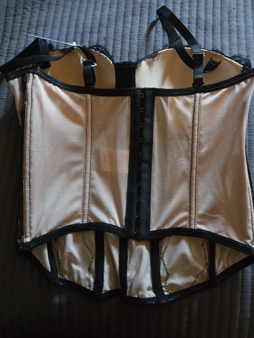 Corset - Picture 4 of 5
